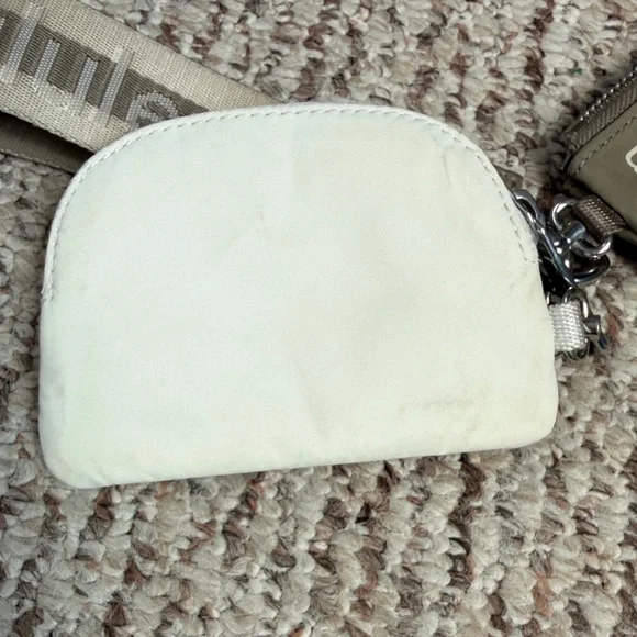 lululemon athletica Tan and White Wallet Set - Picture 5 of 11
